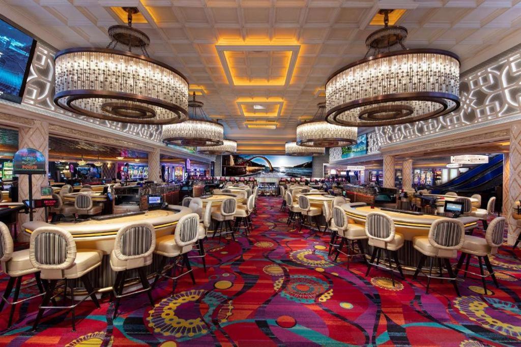 Peppermill Resort Spa Casino Reno Exterior photo