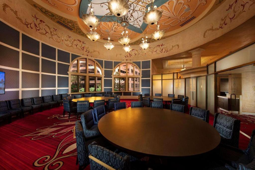 Peppermill Resort Spa Casino Reno Exterior photo