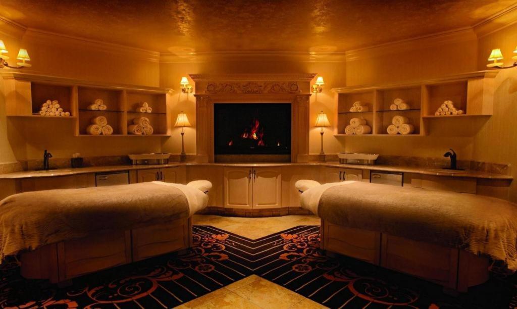 Peppermill Resort Spa Casino Reno Exterior photo