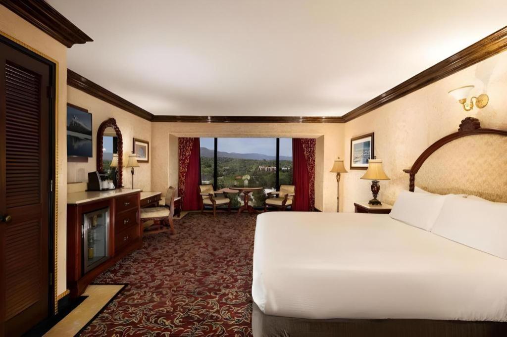 Peppermill Resort Spa Casino Reno Exterior photo