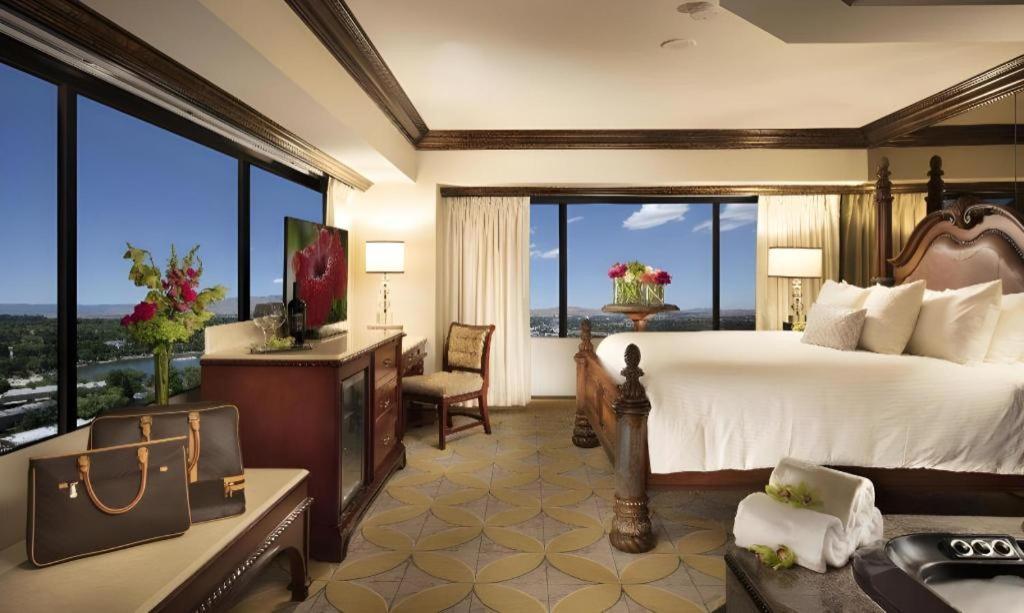 Peppermill Resort Spa Casino Reno Exterior photo